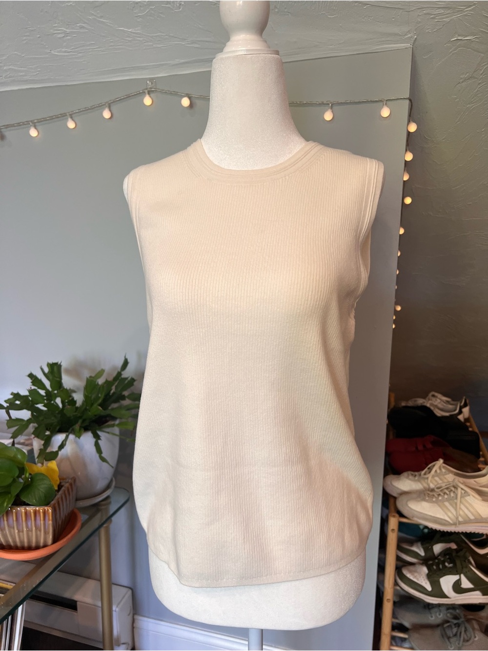 Banana Republic Sleeveless Ribbed Tank in Light Cream
